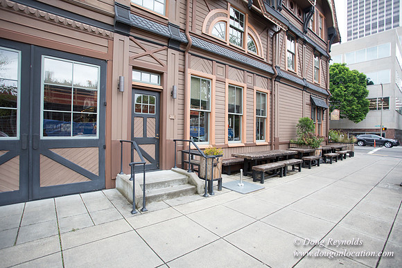 Raven & Rose Resaurant Street View
