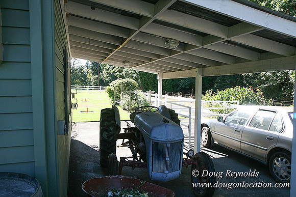 Glinna’s Home Traditional Style County Ranch home, large kitchen great room, 2 car garage on Acreage with large back yard, large front yard, garden, pool, patio, 2 story shop with office,  PDX Zone