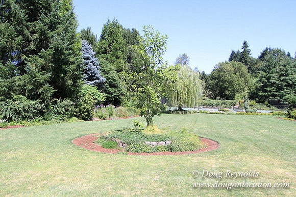 Jim’s Home Large beautiful traditional 2 story with large rooms. Modern kitchen and great room, and nook, large master suite, large entry with French doors. Well maintained grounds and garden, with la