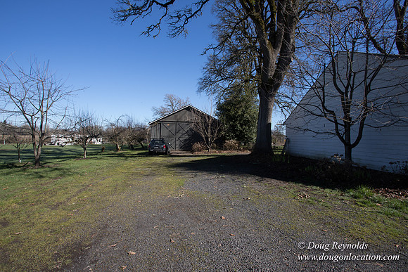 Yianni's Farm House