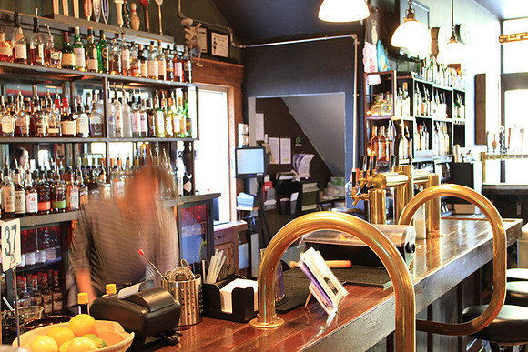 Bar Bar-6874