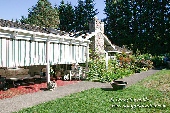 Glinna’s Home Traditional Style County Ranch home, large kitchen great room, 2 car garage on Acreage with large back yard, large front yard, garden, pool, patio, 2 story shop with office,  PDX Zone