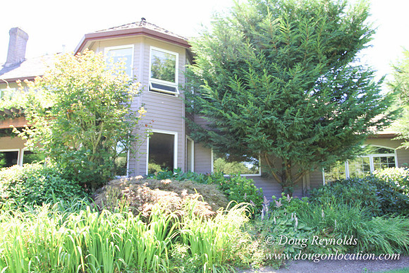 Jim’s Home Large beautiful traditional 2 story with large rooms. Modern kitchen and great room, and nook, large master suite, large entry with French doors. Well maintained grounds and garden, with la