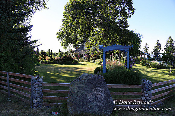 Patricks Farm Well maintained property, Lots of flowers Old Barn Farm House fruit trees Berries, Goats, Chicken’s, Turkey,