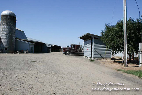 Farm 4 has Barns Shops they grow Wheat and Corn.  in the Portland Zone
