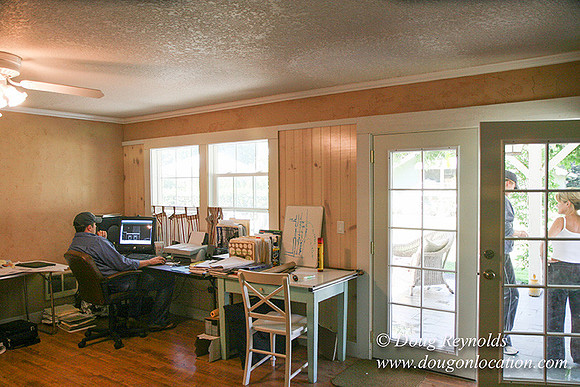 Glinna’s Home Traditional Style County Ranch home, large kitchen great room, 2 car garage on Acreage with large back yard, large front yard, garden, pool, patio, 2 story shop with office,  PDX Zone