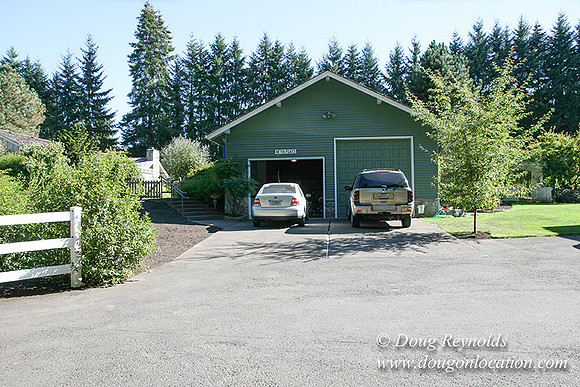 Glinna’s Home Traditional Style County Ranch home, large kitchen great room, 2 car garage on Acreage with large back yard, large front yard, garden, pool, patio, 2 story shop with office,  PDX Zone