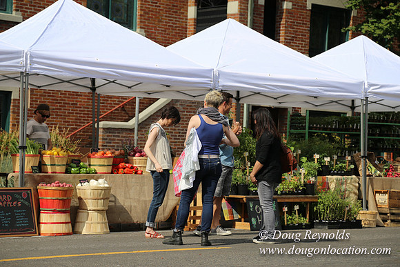 BKP Prod 2of3 Farmers Mkt-9577