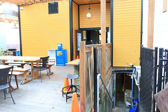 Bar Bar-6888