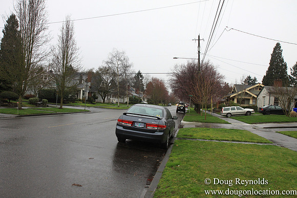 NE Knott at 32nd Street