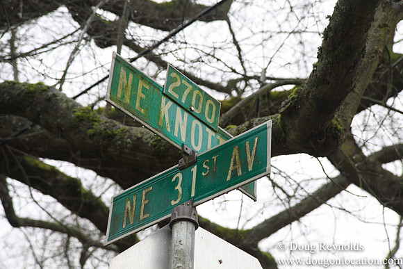 NE Knott at 32nd Street