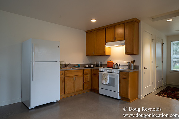 Clover Court Unit B Living