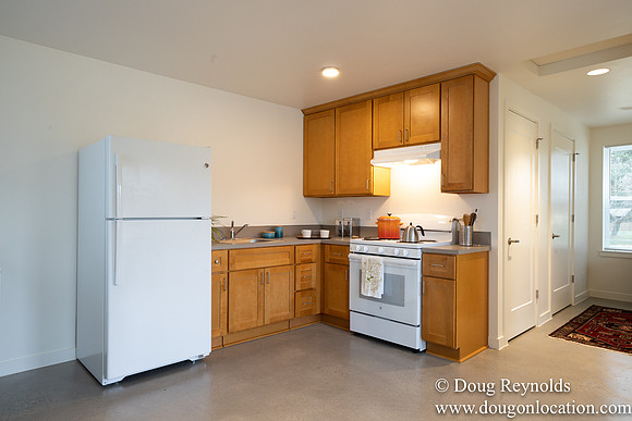 Clover Court Unit B Living