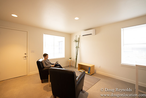 Clover Court Unit B Living
