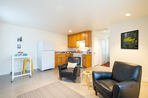Clover Court B Unit