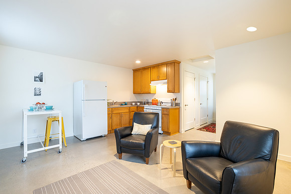 Clover Court B Unit
