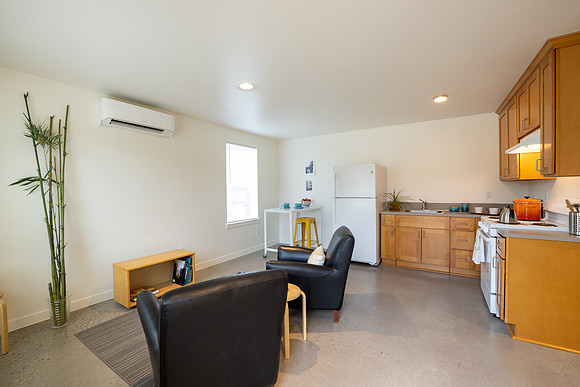 Clover Court B Unit