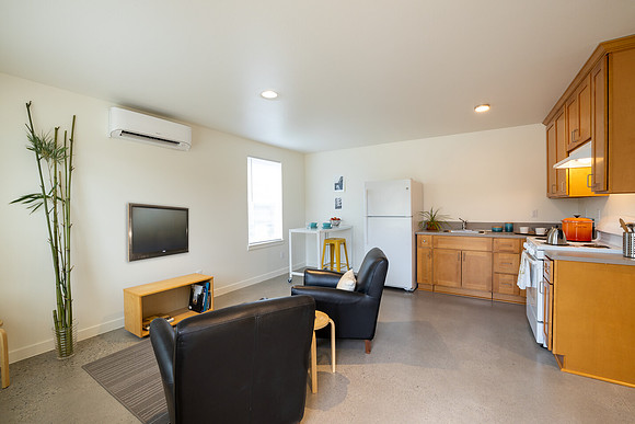 Clover Court B Unit