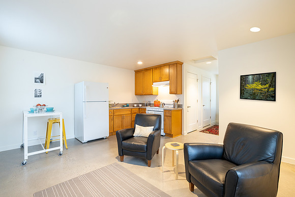 Clover Court B Unit