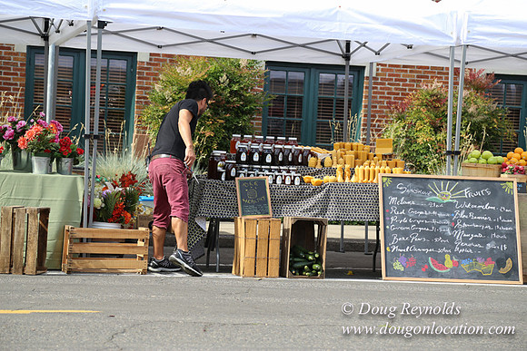 BKP Prod 2of3 Farmers Mkt-9582