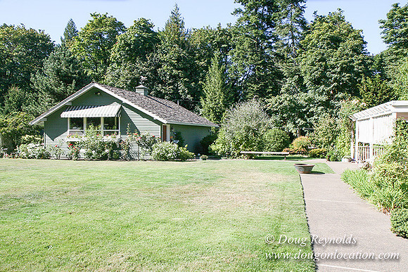 Glinna’s Home Traditional Style County Ranch home, large kitchen great room, 2 car garage on Acreage with large back yard, large front yard, garden, pool, patio, 2 story shop with office,  PDX Zone