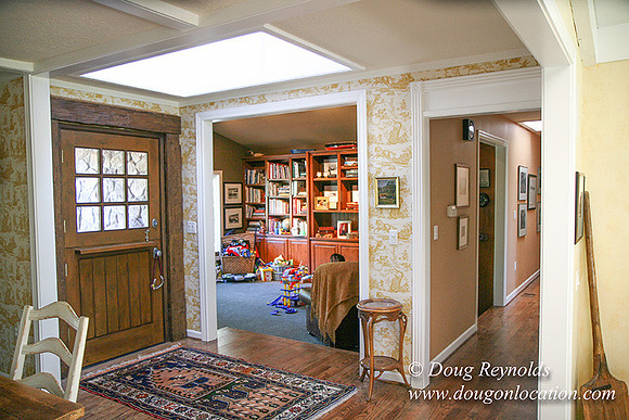 Glinna’s Home Traditional Style County Ranch home, large kitchen great room, 2 car garage on Acreage with large back yard, large front yard, garden, pool, patio, 2 story shop with office,  PDX Zone