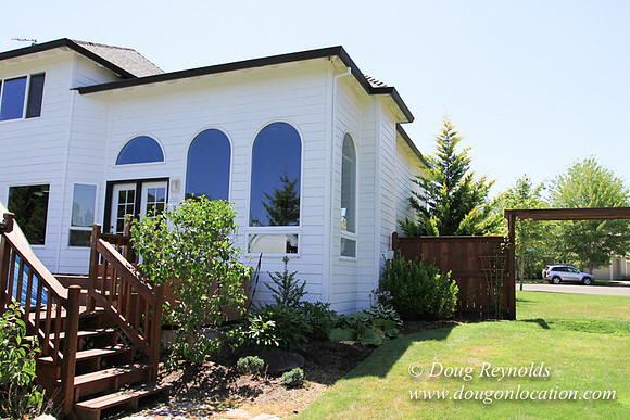 80's/90's Suburban Home Traditional with 2 car garage  2 story with bees