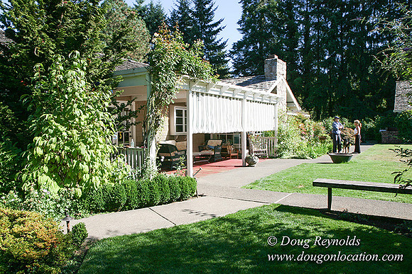 Glinna’s Home Traditional Style County Ranch home, large kitchen great room, 2 car garage on Acreage with large back yard, large front yard, garden, pool, patio, 2 story shop with office,  PDX Zone
