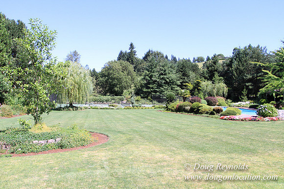 Jim’s Home Large beautiful traditional 2 story with large rooms. Modern kitchen and great room, and nook, large master suite, large entry with French doors. Well maintained grounds and garden, with la
