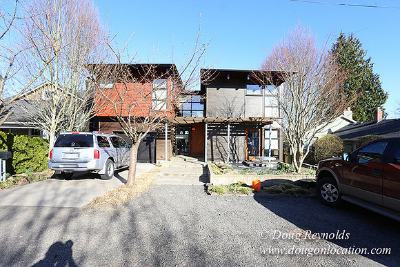 "Modern Contemporary Green Home Portland Oregon Dwell", "family house Northwest Style"