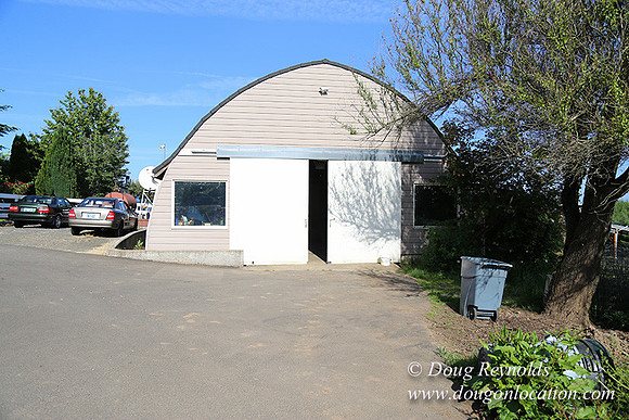 "2 Barns", "2 car garage", "40+ Acres", "PDX Zone", Pool, "White Fence", cows, "farm House", "rap around dive", "well maintained"