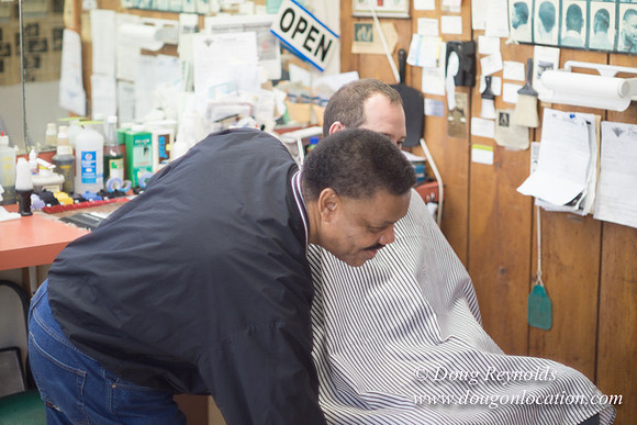 Earl's Barber Shop-2590
