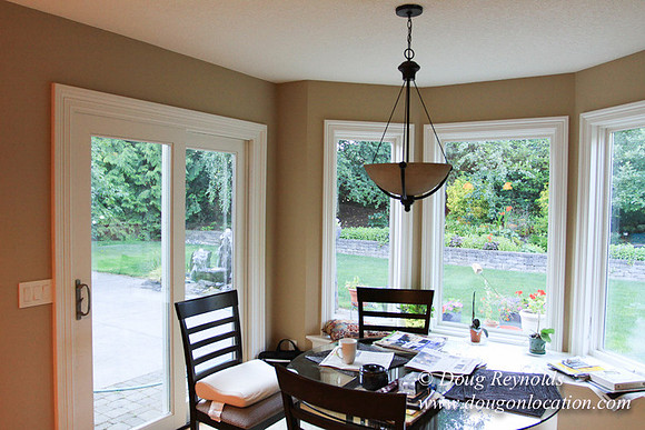 Large Traditional 70’s Style Home, 2 story, 3 car garage on Large Lot with Bees