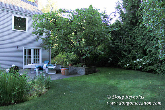 Large Traditional 70’s Style Home, 2 story, 3 car garage on Large Lot with Bees