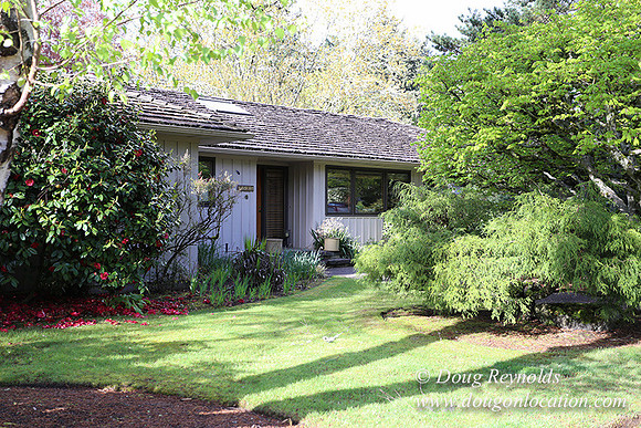 Mid Century Traditional Style Home, With a Basement, 2 car garage average sized Back Yard with Patio