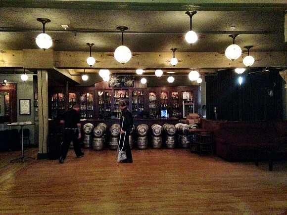 lolo's bar- 7003