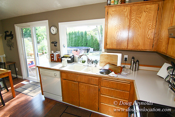 70's/80's Suburban Home Traditional with 2 car garage 2 story on Small lot