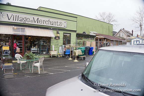 Village Merchants, Re Sell Store