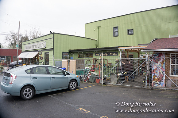 Village Merchants, Re Sell Store