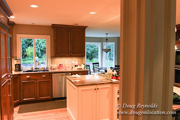 Large Traditional 70’s Style Home, 2 story, 3 car garage on Large Lot with Bees