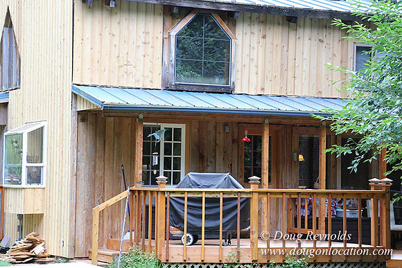 Cabin;  Home;  House; OR, Oregon Yard; deck; green. River,