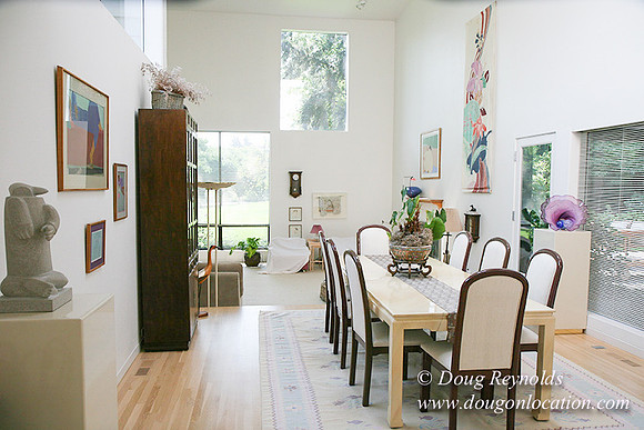 Smith House Contemporary, Modern, Dwell Style Home 3 car garage, 2 story’s, larger back yard & Front yard. Patio, PDX Zone