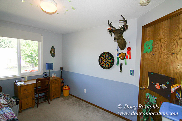 70's/80's Suburban Home Traditional with 2 car garage 2 story on Small lot