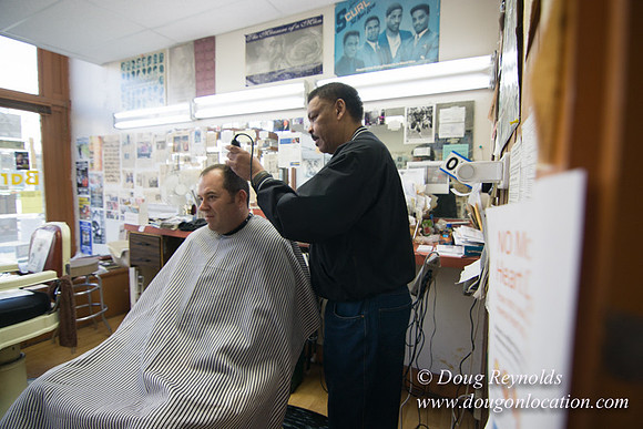 Earl's Barber Shop-2605