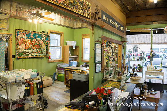 Village Merchants, Re Sell Store