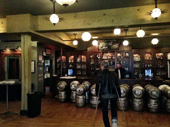 lolo's bar- 7001