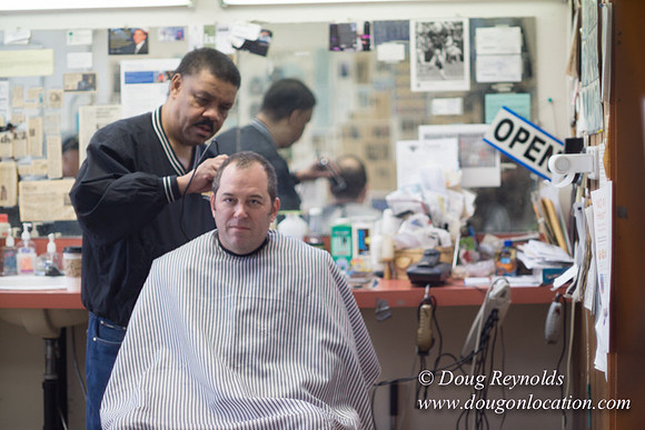 Earl's Barber Shop-2600