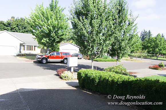 70's/80's Suburban Home Traditional with 2 car garage 2 story on Small lot