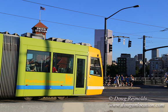 Street Car Broadway Brdg-4242