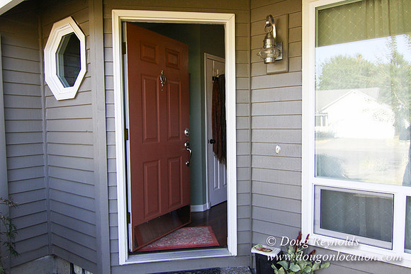 70's/80's Suburban Home Traditional with 2 car garage 2 story on Small lot